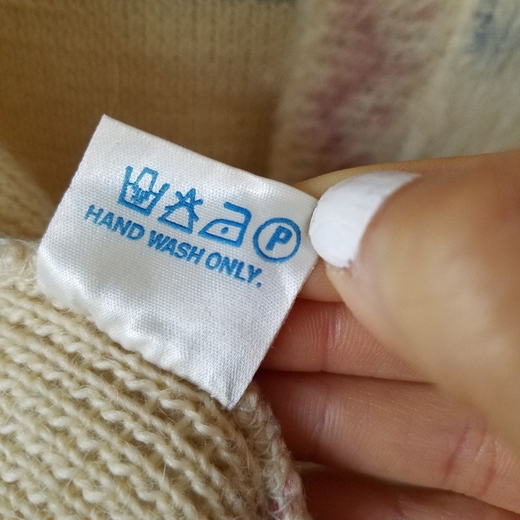 Vtg Icelandic 100% Pure New Wool Knitted in Great Britain Fuzzy Vest Sweater - Picture 9 of 9